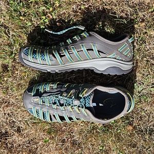 Chaco Outcross Evo Women's Water Shoes